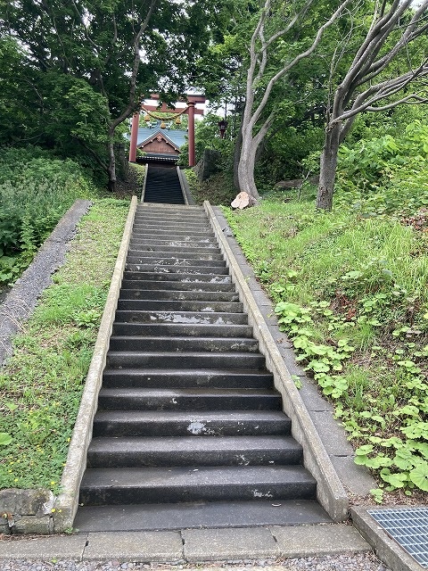 礼文島　巌島神社