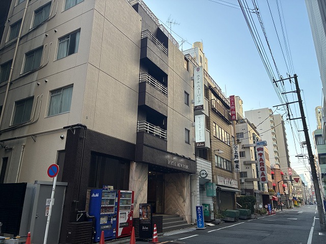 �z�e���j���[�p�[�N