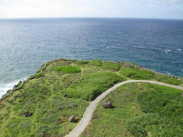 東平安名崎灯台