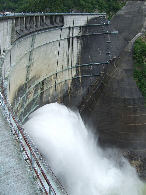 黒部ダム
