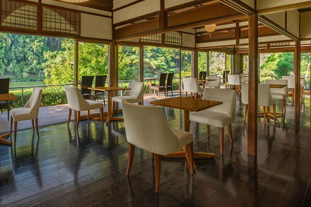 ���� ���O�W���A���[�R���N�V�����z�e�� ���s