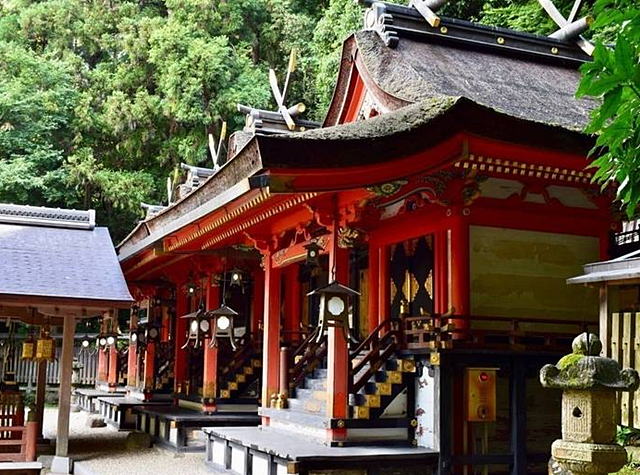 枚岡神社