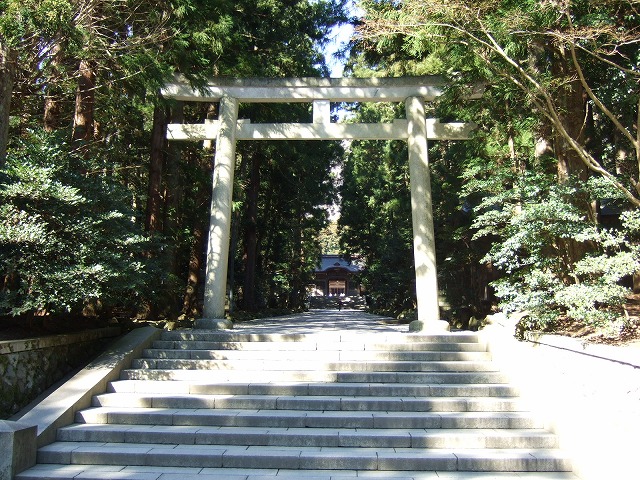 彌彦神社