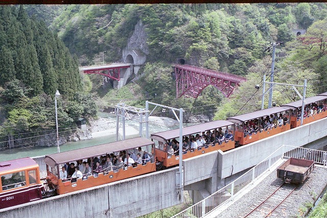 �������J�g���b�R���