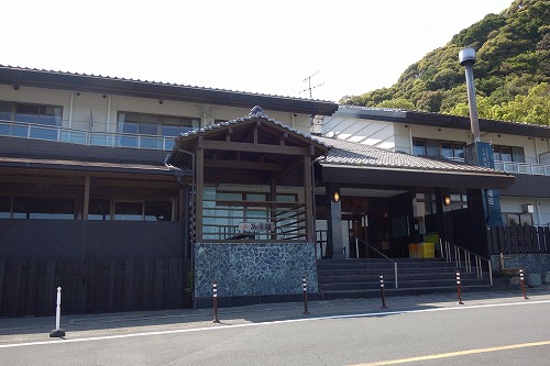 �y��������@�O�z��